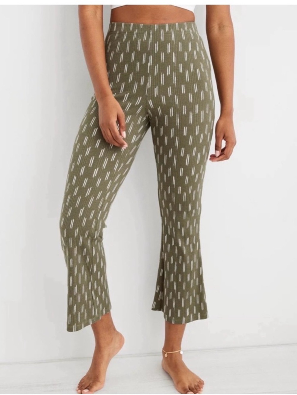 Aerie Olive Green Ribbed Knit Pants with White Dash Pattern